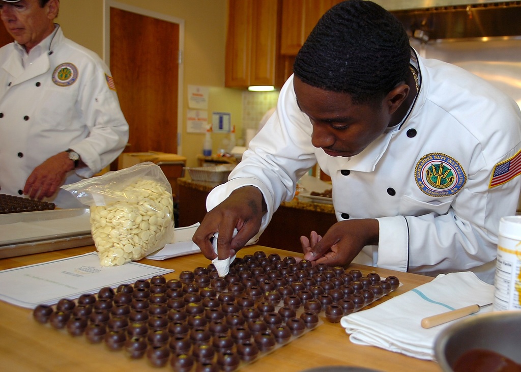 Candy_decorating_chef.jpg