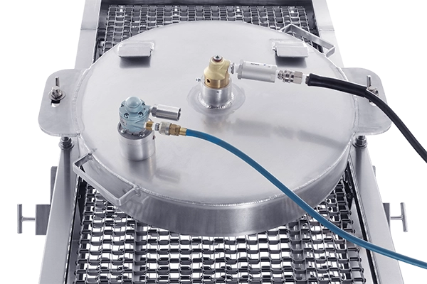 Belt Washer RH Head on Belt C-RH Cyclone Commercial Dishwasher Manufacturer Brand Partner Douglas Washing and Sanitizing Systems Safer Cleaner Faster Industrial Dishwasher Restaurant Dishwasher Food Industry Cleaning Machines